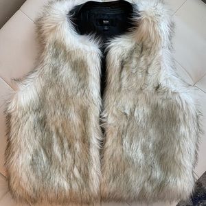 White/grey faux fur vest